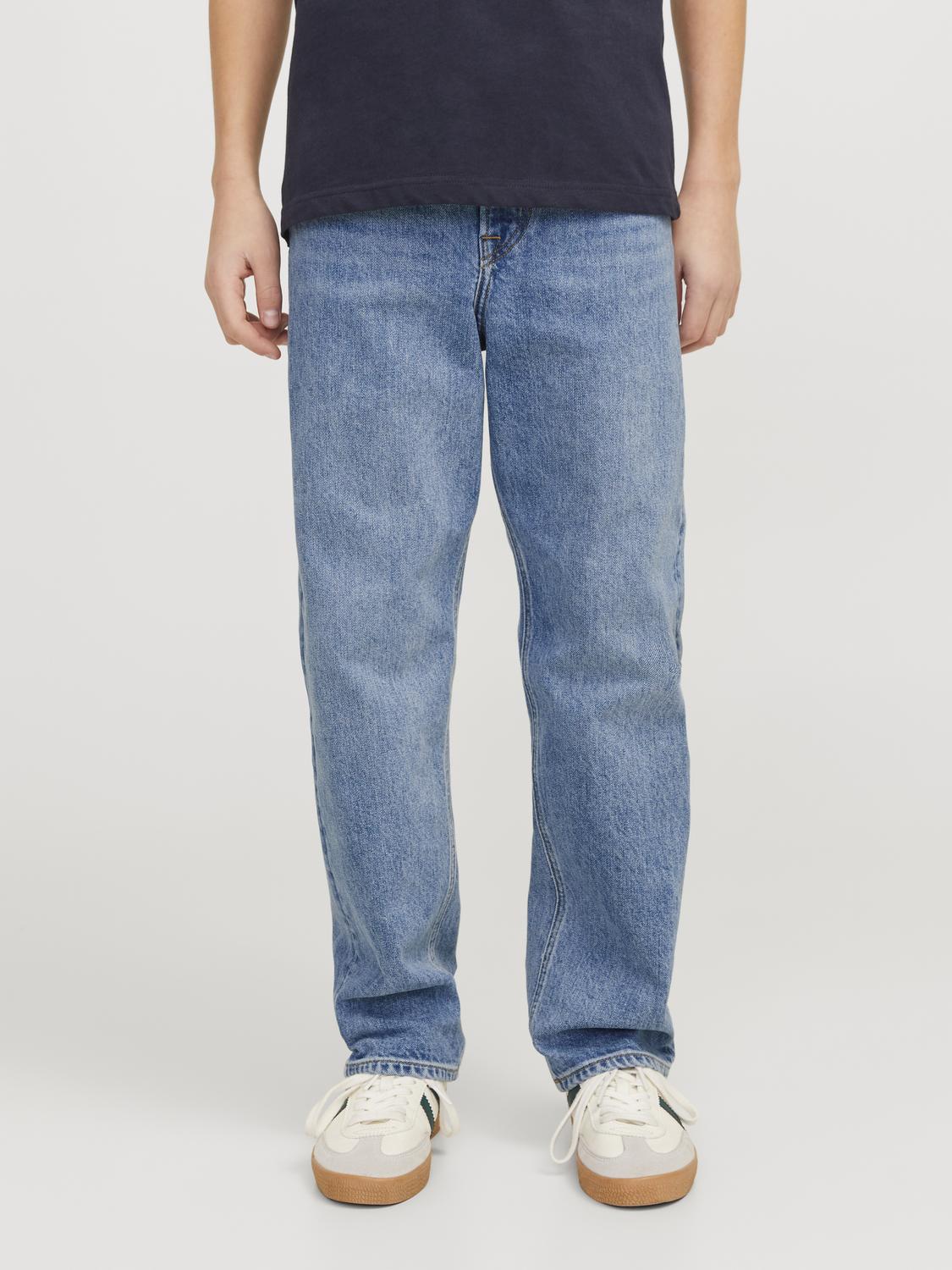 model_shot-front